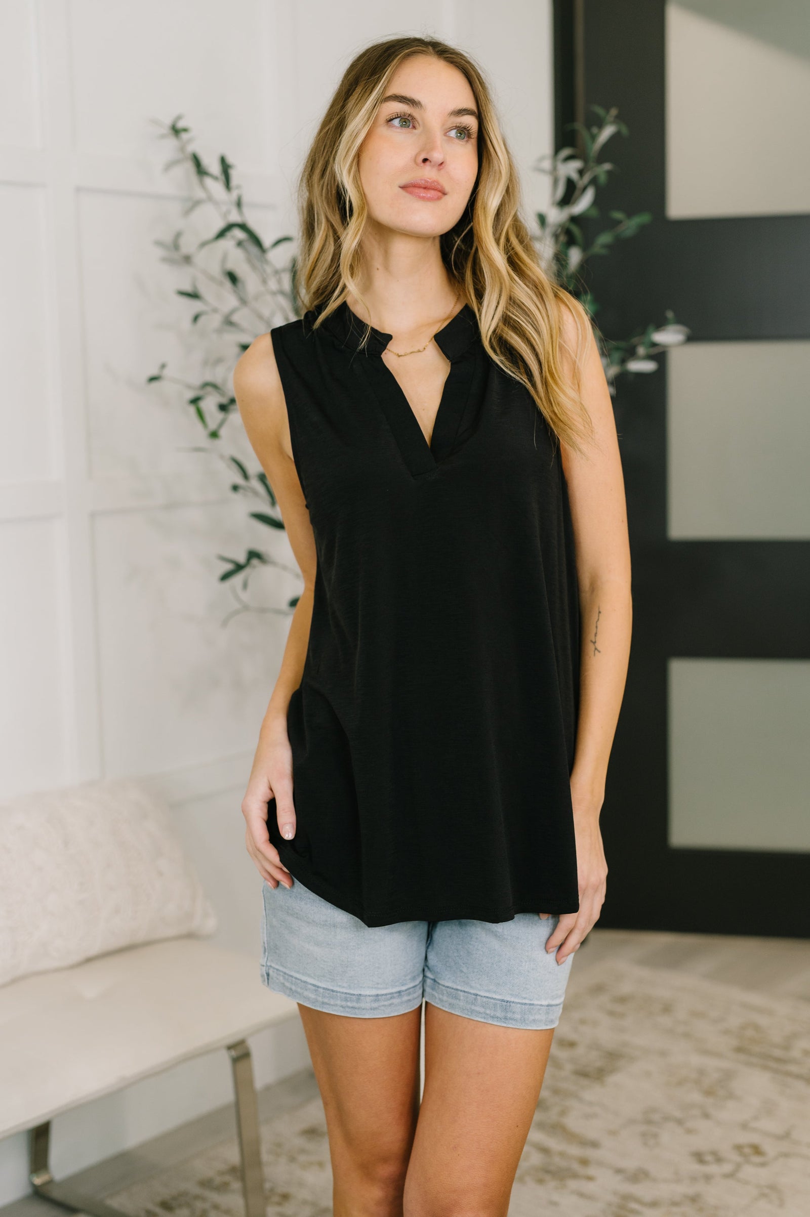 Lizzy Tank Top in Black