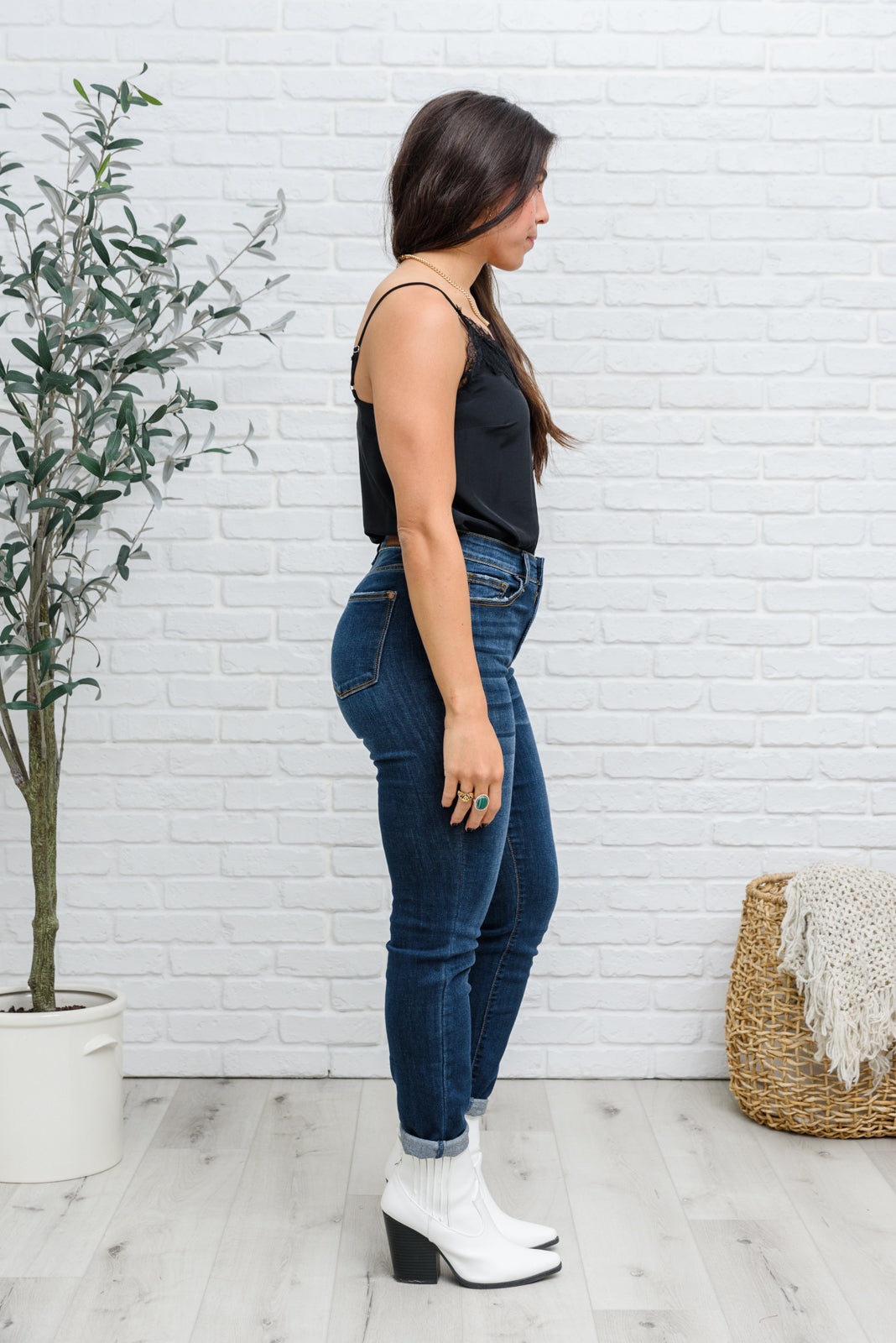 Infinite Memories Lace Bodysuit In Black Womens