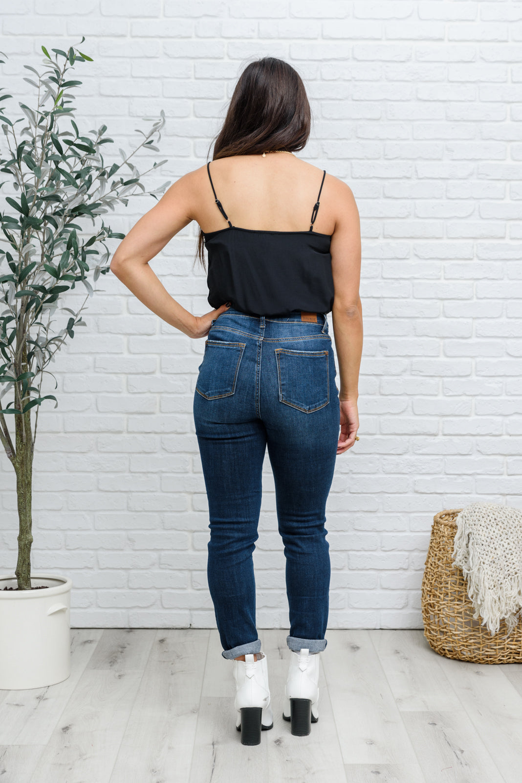 Infinite Memories Lace Bodysuit In Black Womens