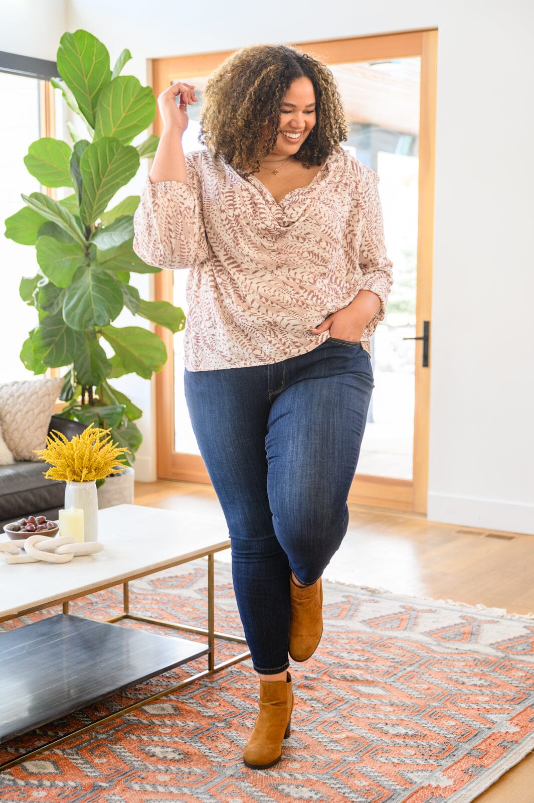 Georgia Back Yoke Skinny Jeans with Phone Pocket Womens