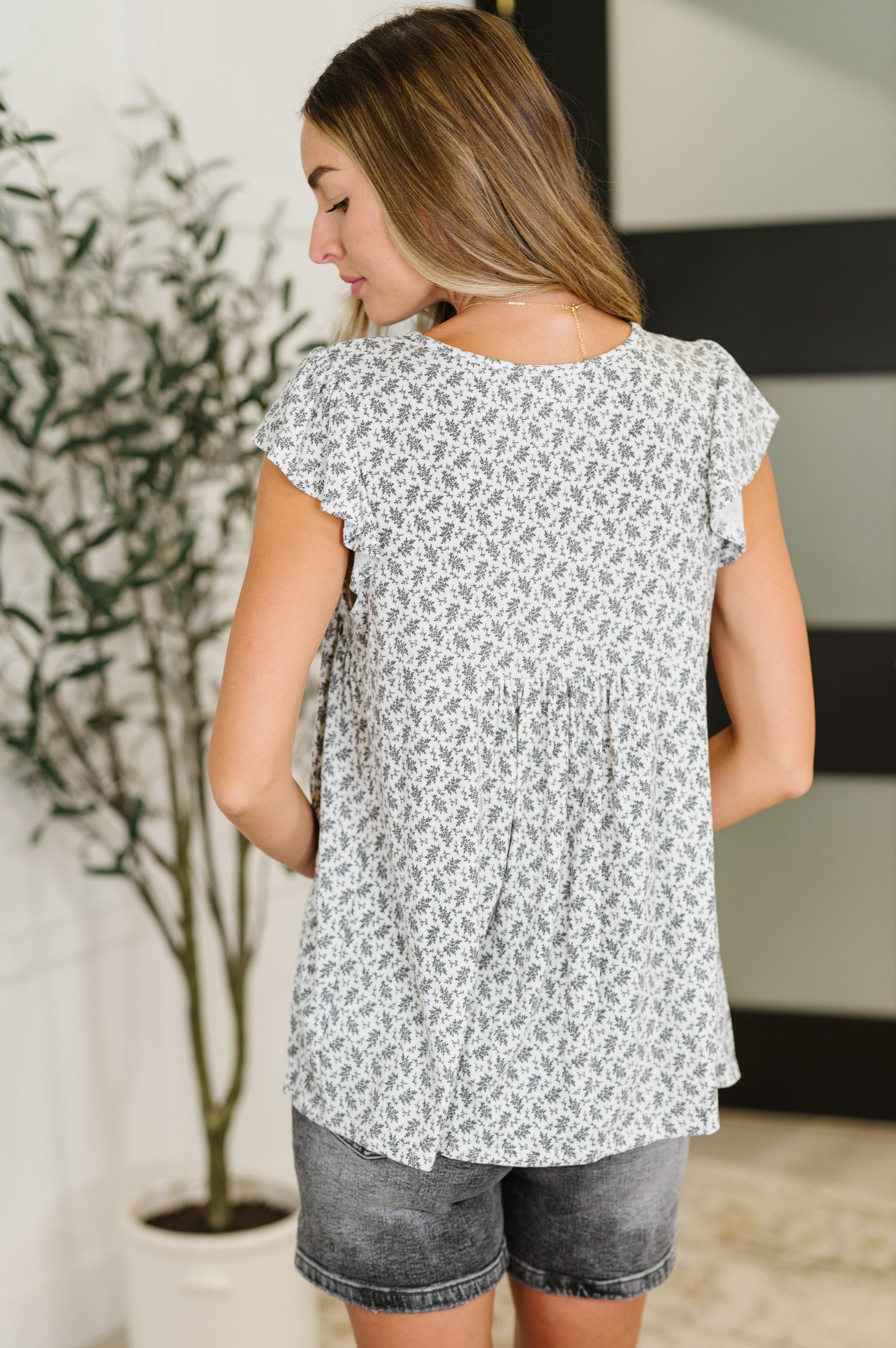 Bloom Service V-Neck Blouse in Ivory