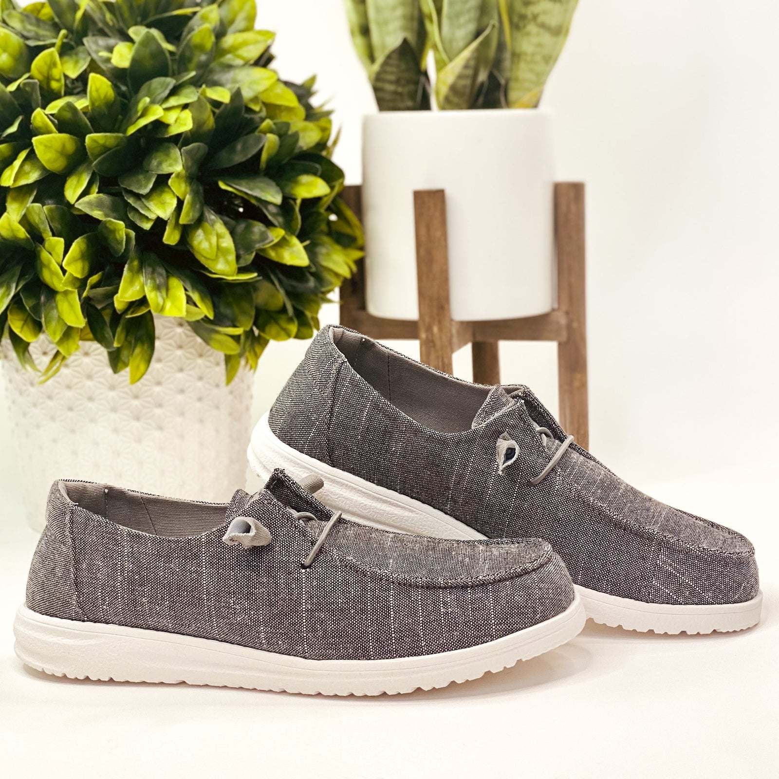 Maco Sneaker in Charcoal