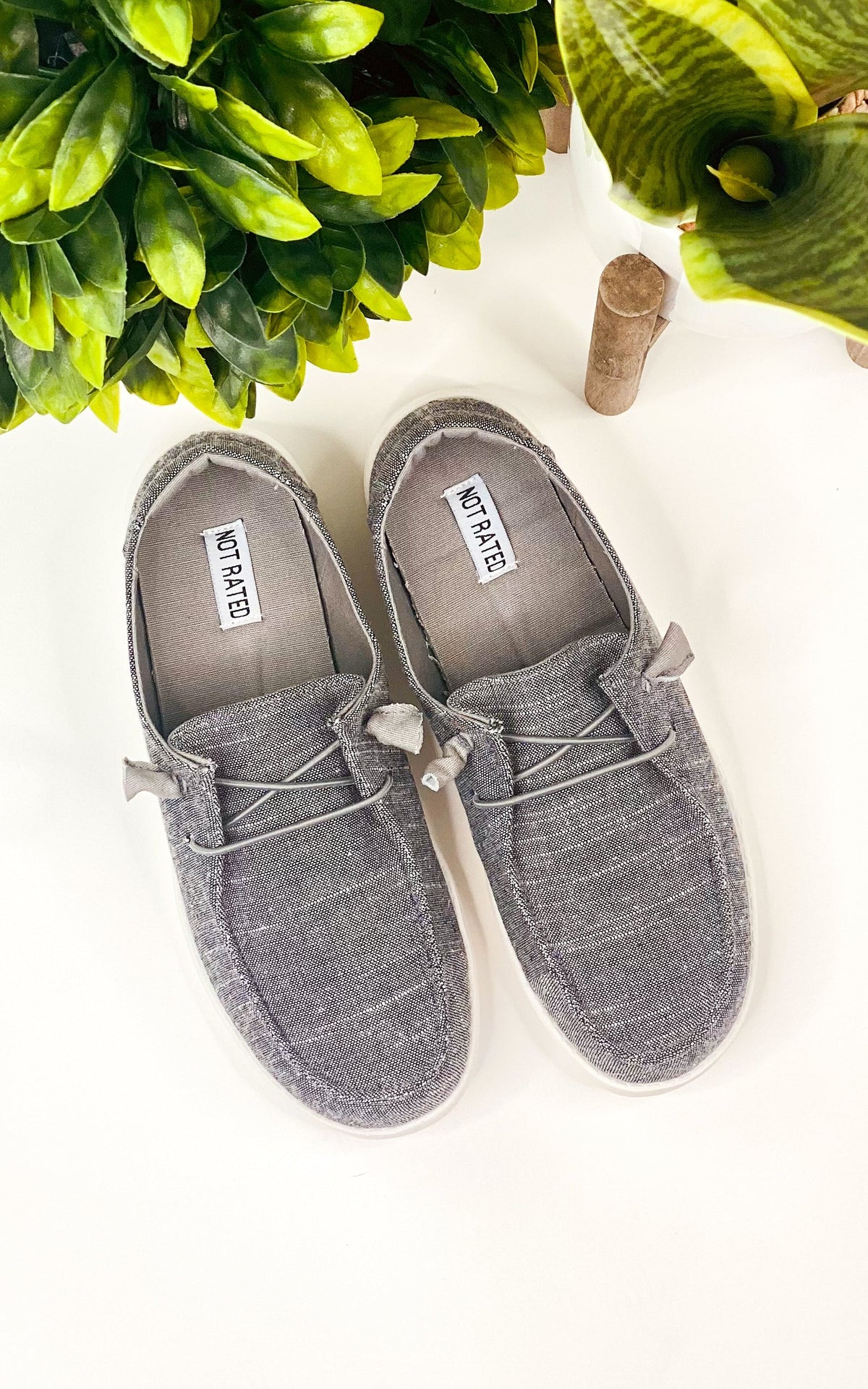 Maco Sneaker in Charcoal