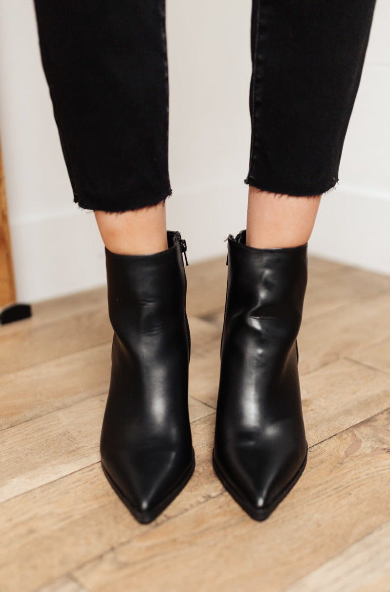 Amari Ankle Boots In Black Womens 