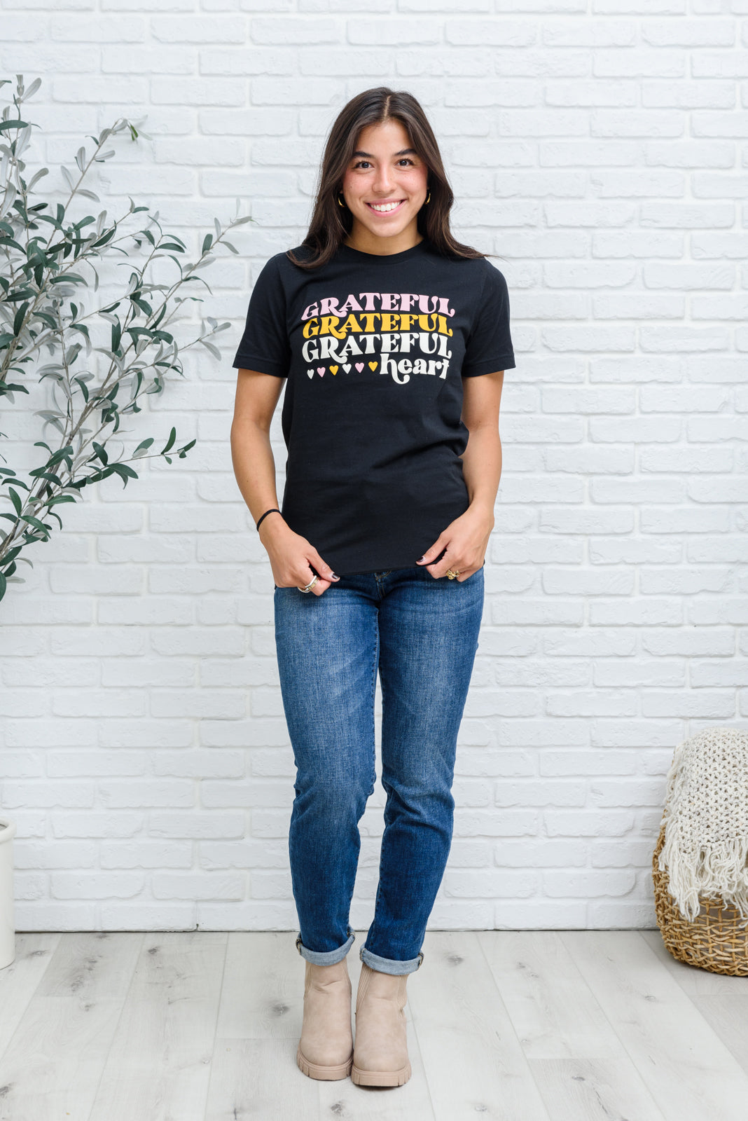 Grateful Heart Graphic T-Shirt In Black Womens 