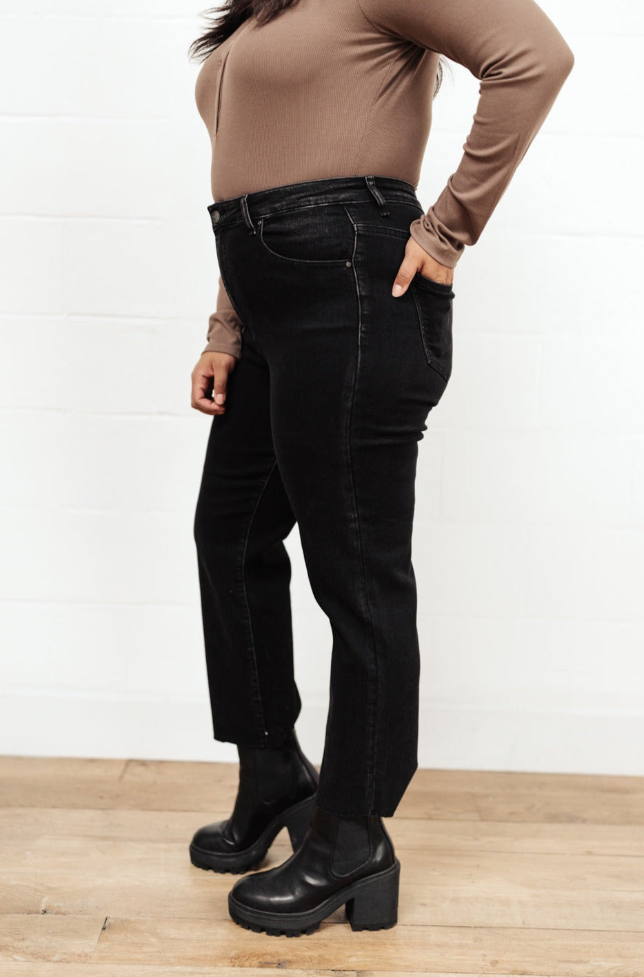 High Waist Mom Fit Jeans In Black Womens 