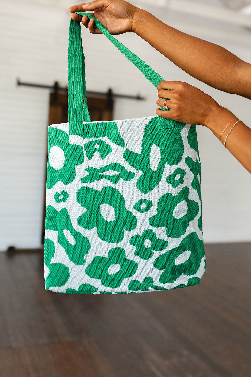 Lazy Daisy Knit Bag in Green