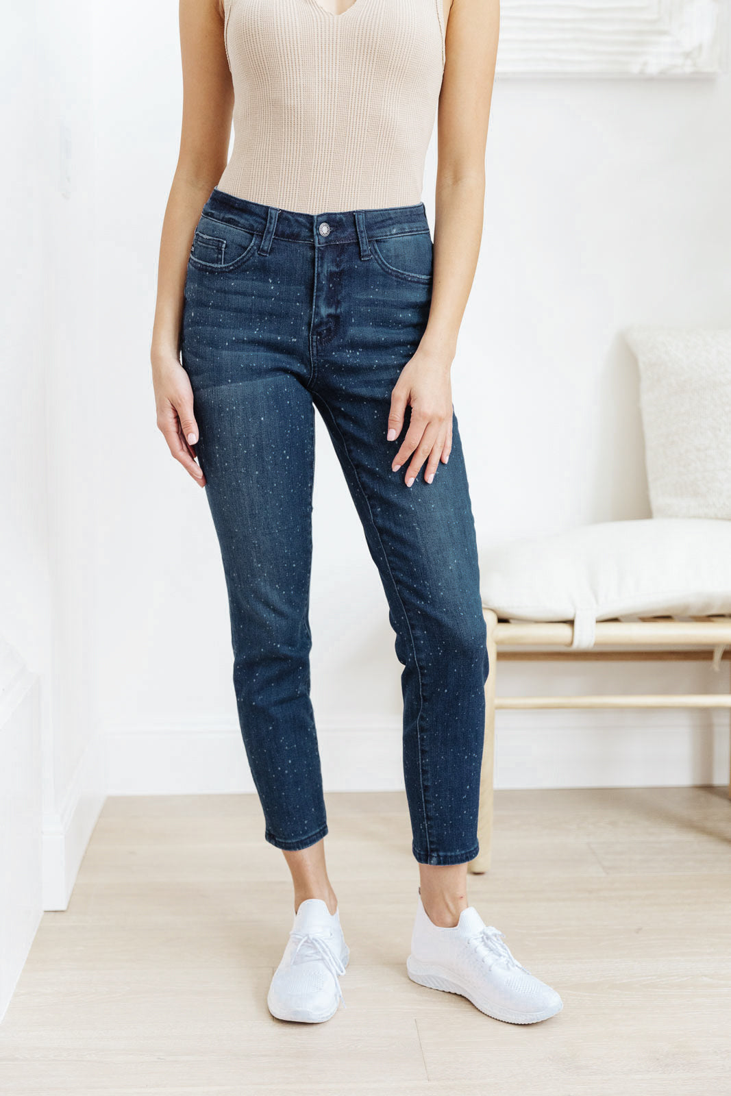 Mid-Rise Relaxed Fit Mineral Wash Jeans Womens 