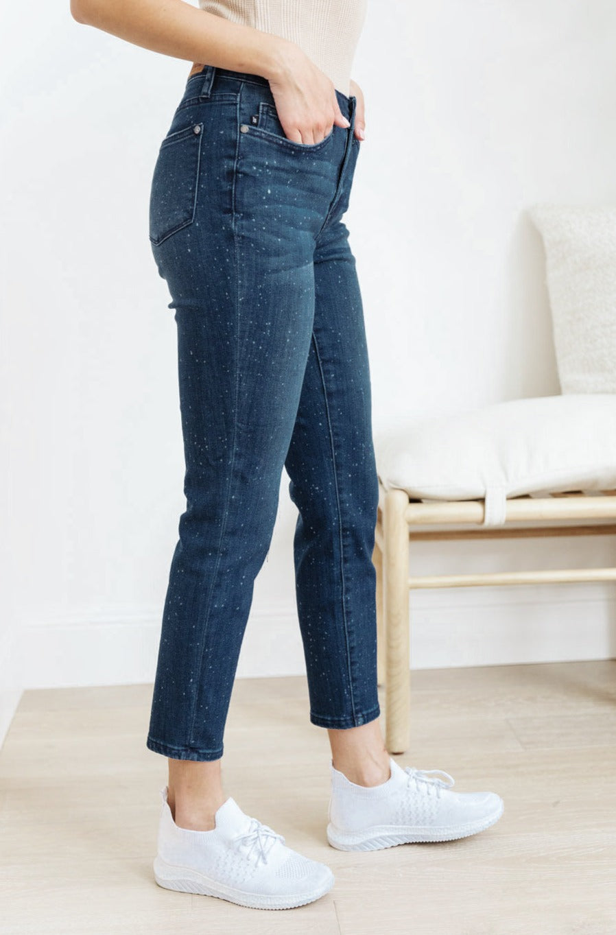 Mid-Rise Relaxed Fit Mineral Wash Jeans Womens 